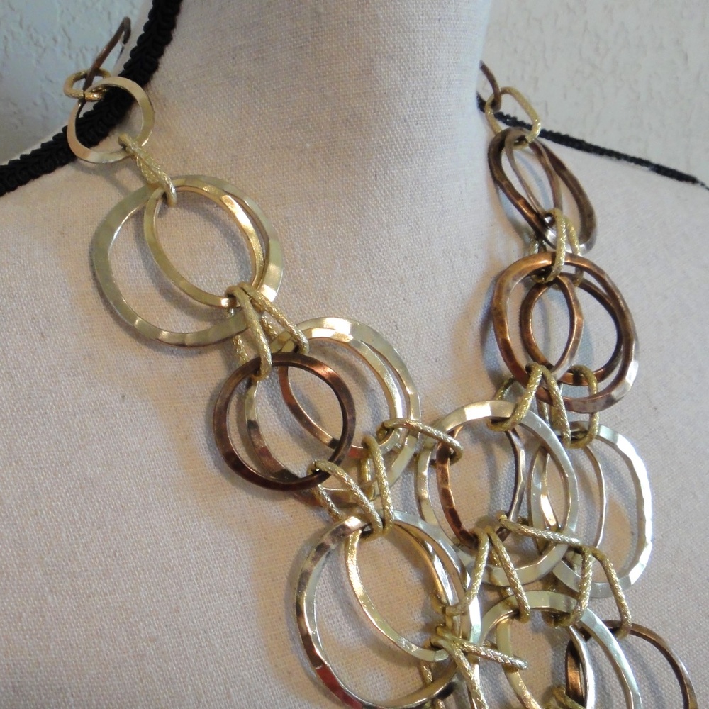 Gold Rings Necklace - Picture 2 of 8